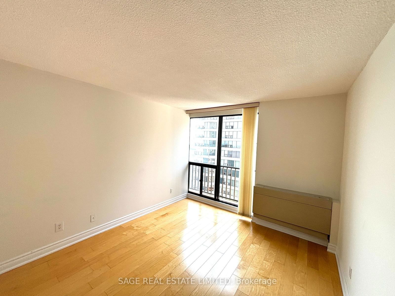 33 Harbour Sq, unit 3206 for rent