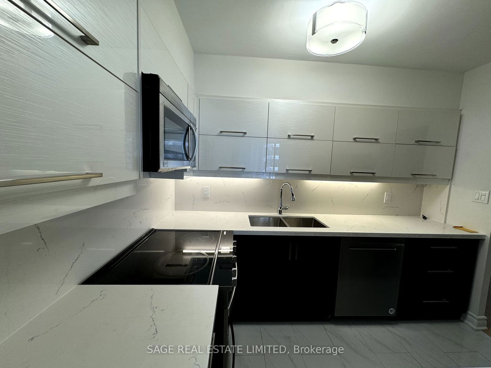 33 Harbour Sq, unit 3206 for rent