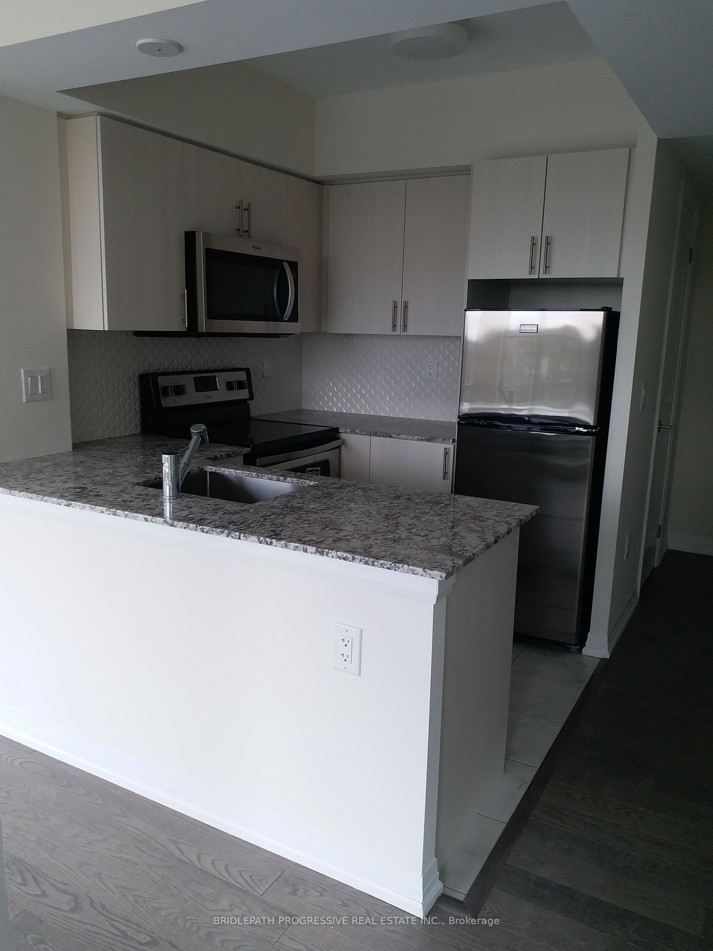 741 Sheppard Ave W, unit 614 for rent