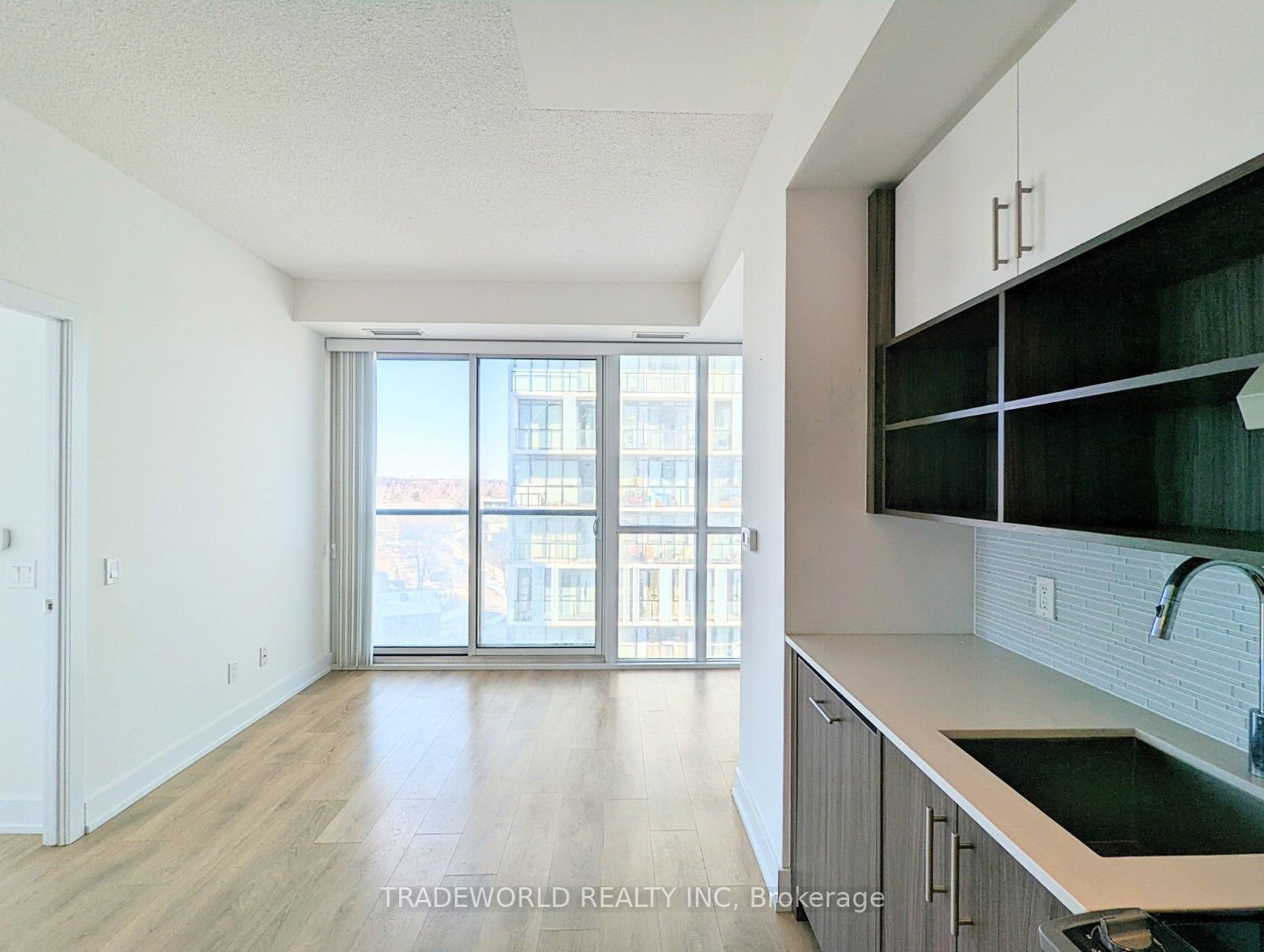 128 Fairview Mall Dr, unit 808 for rent