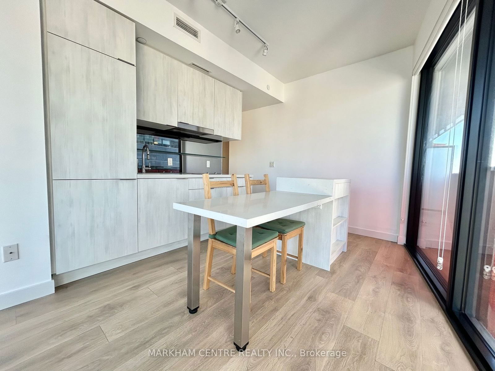 215 Queen St W, unit 1508 for rent