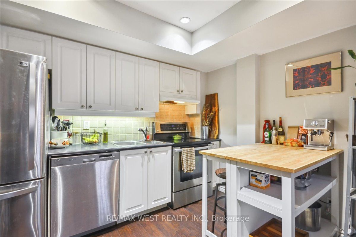 11 Niagara St, unit 31 for sale