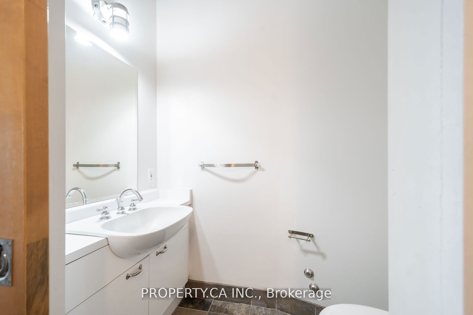 155 Dalhousie St, unit Ph7 for rent