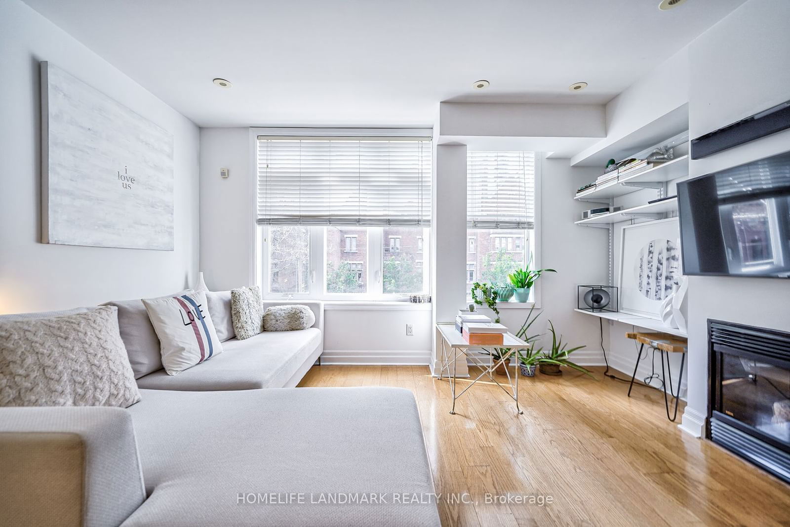 415 Jarvis St, unit 316 for rent