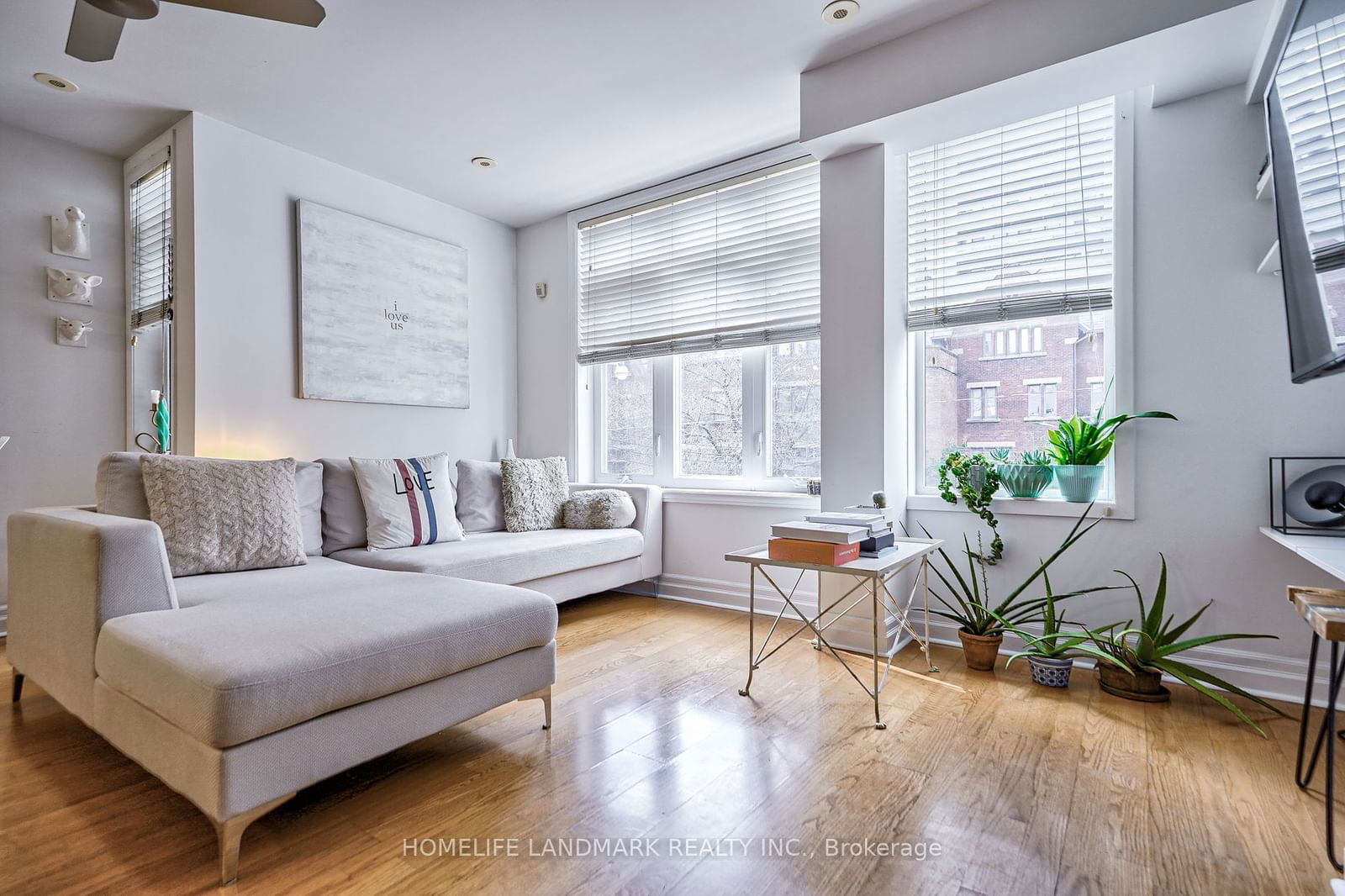 415 Jarvis St, unit 316 for rent