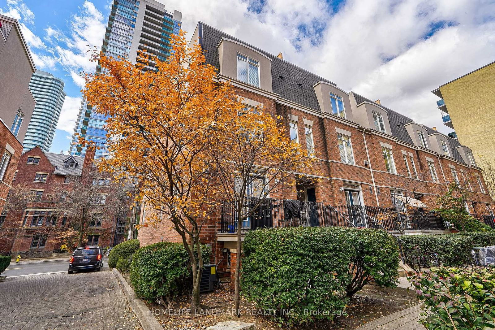 415 Jarvis St, unit 316 for rent