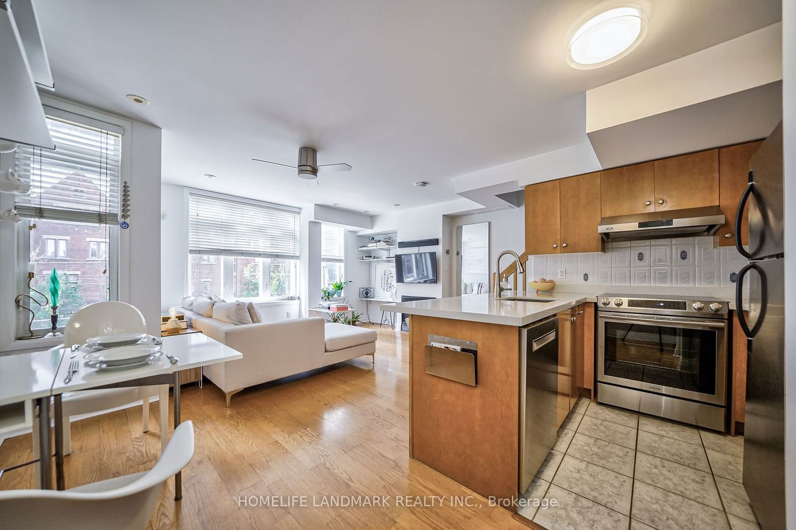 415 Jarvis St, unit 316 for rent