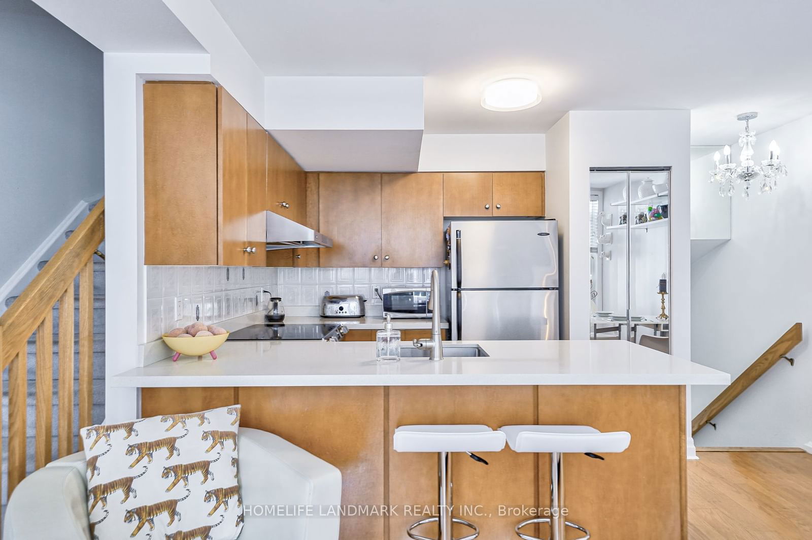 415 Jarvis St, unit 316 for rent