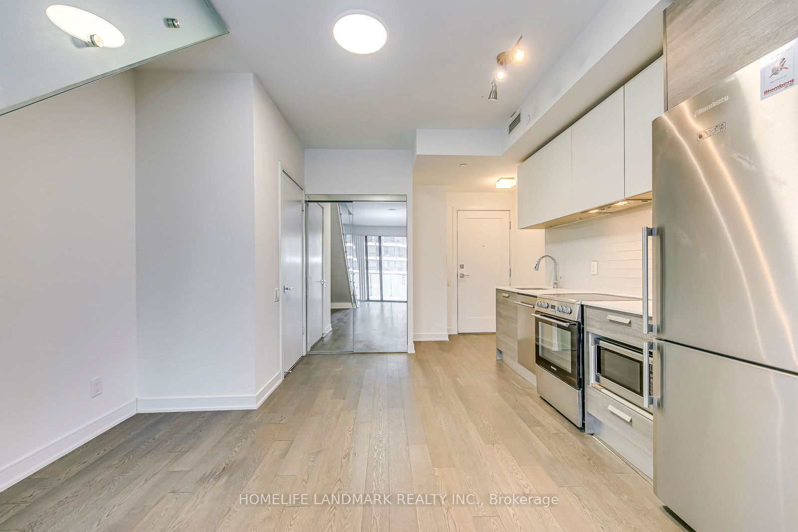 57 St Joseph St, unit 723 for rent