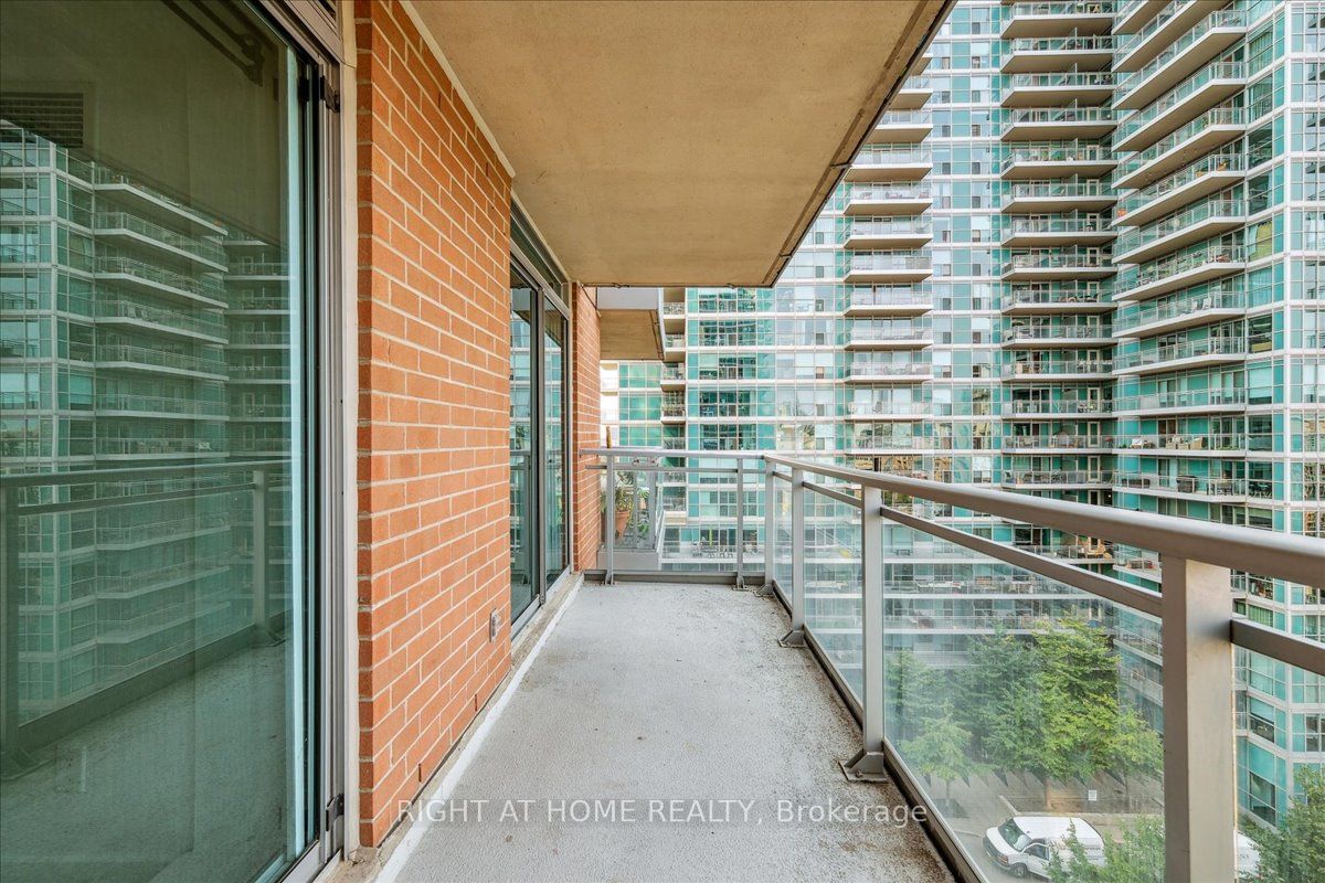 50 Lynn Williams St, unit 812 for rent