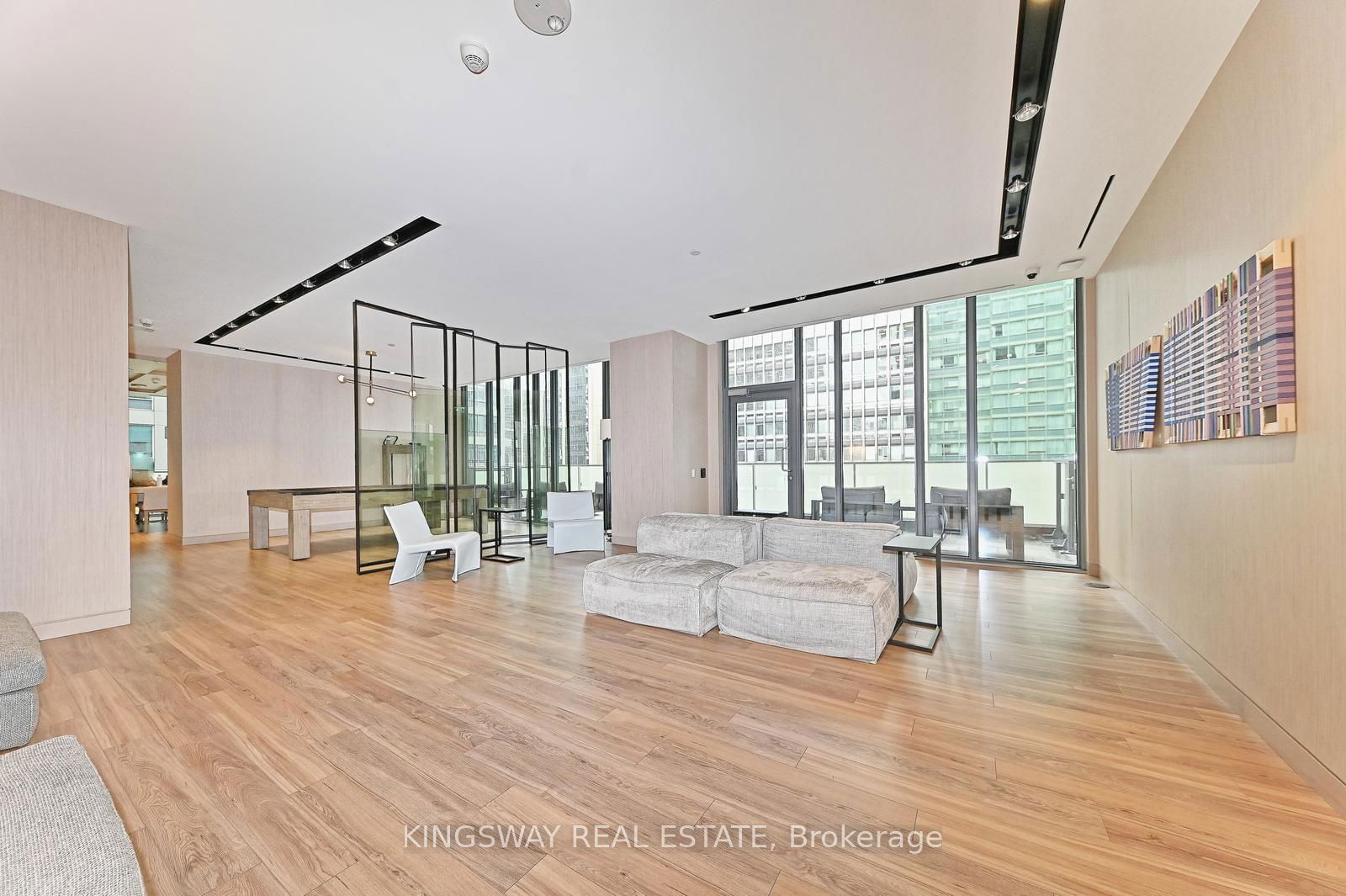 25 Richmond St E, unit 221 for sale