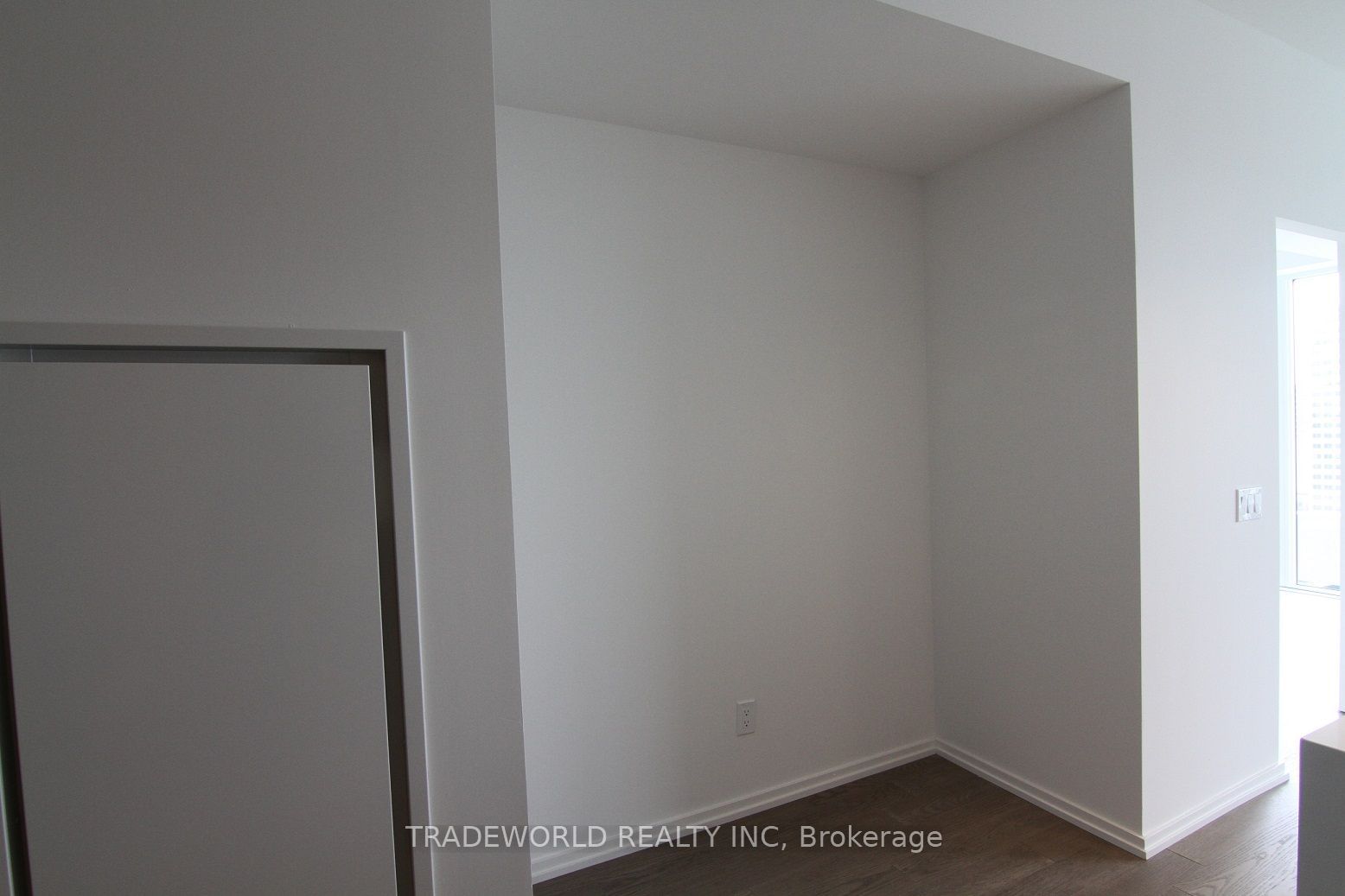 5 Soudan Ave, unit 2510 for rent