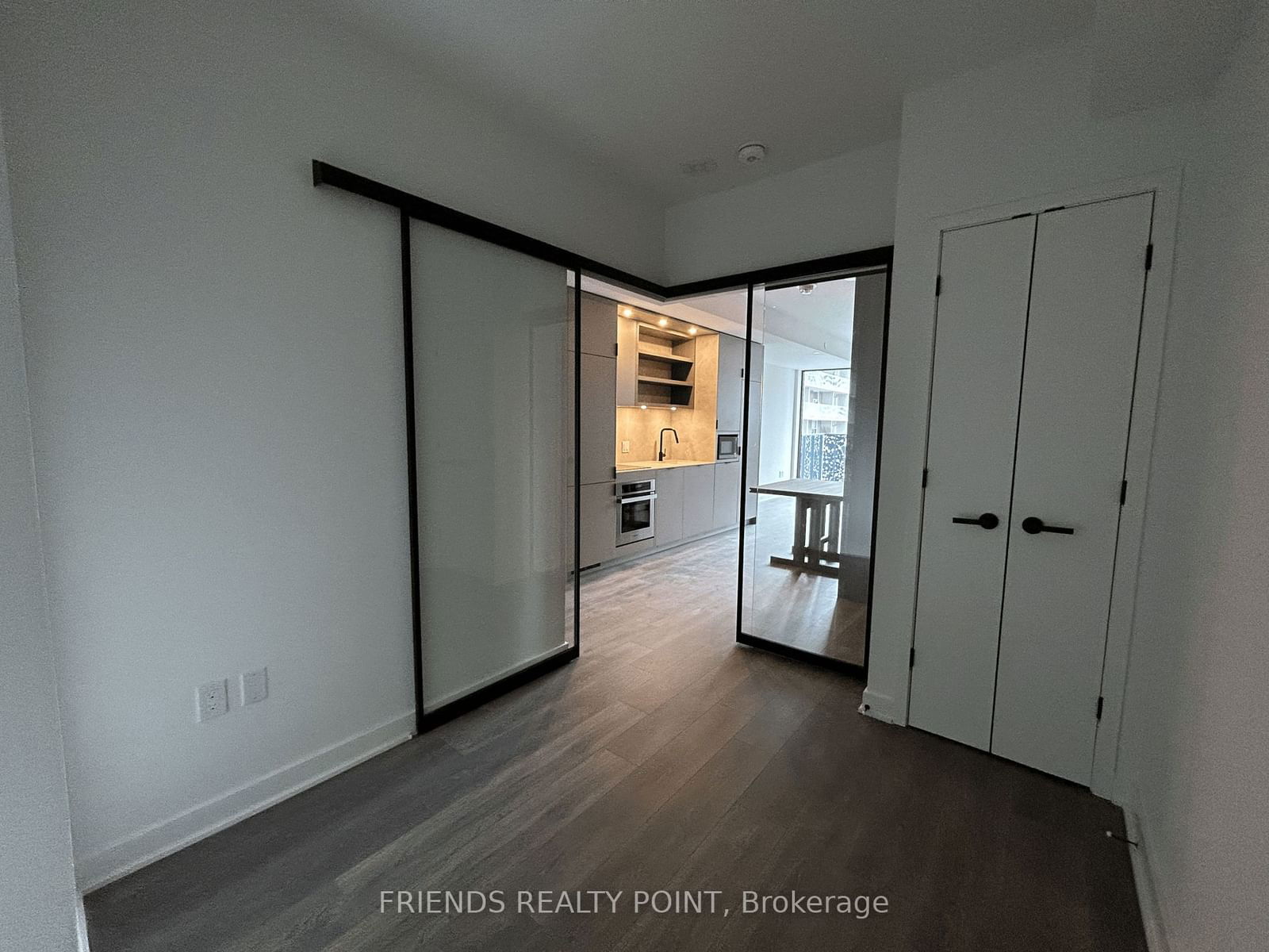 55 Charles St E, unit 1405 for rent