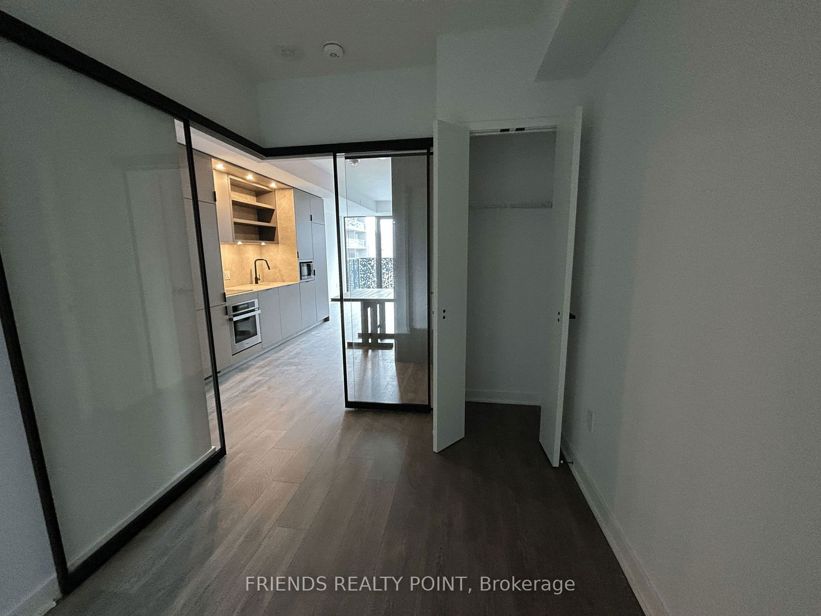 55 Charles St E, unit 1405 for rent