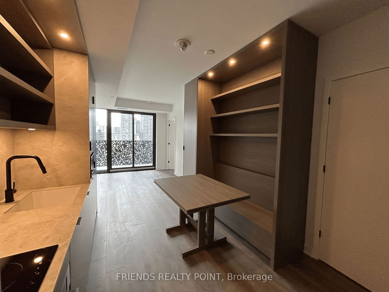 55 Charles St E, unit 1405 for rent