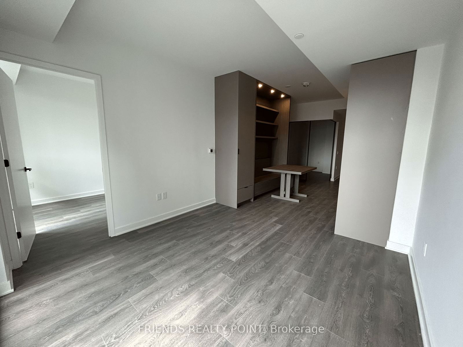 55 Charles St E, unit 1405 for rent