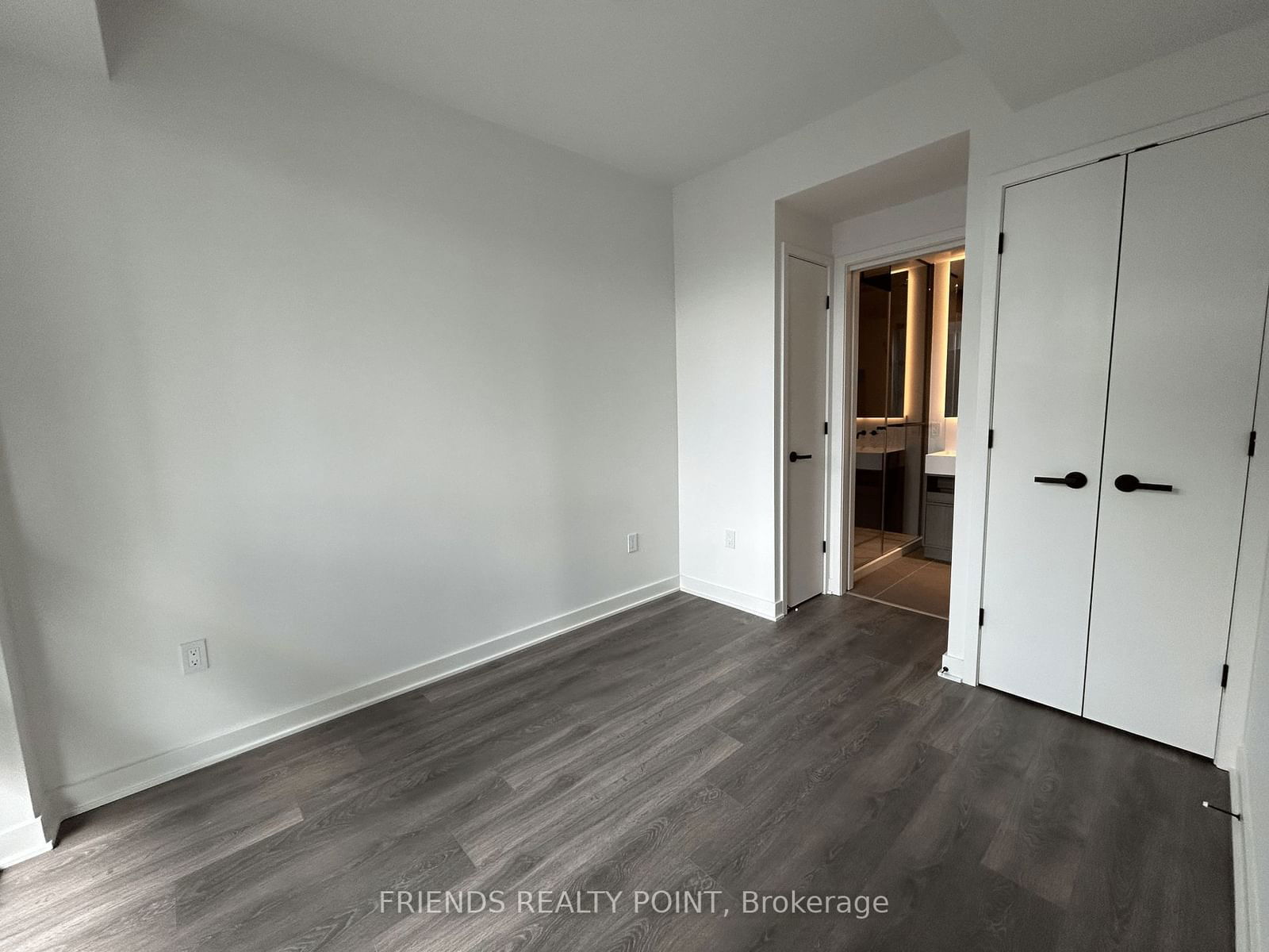 55 Charles St E, unit 1405 for rent