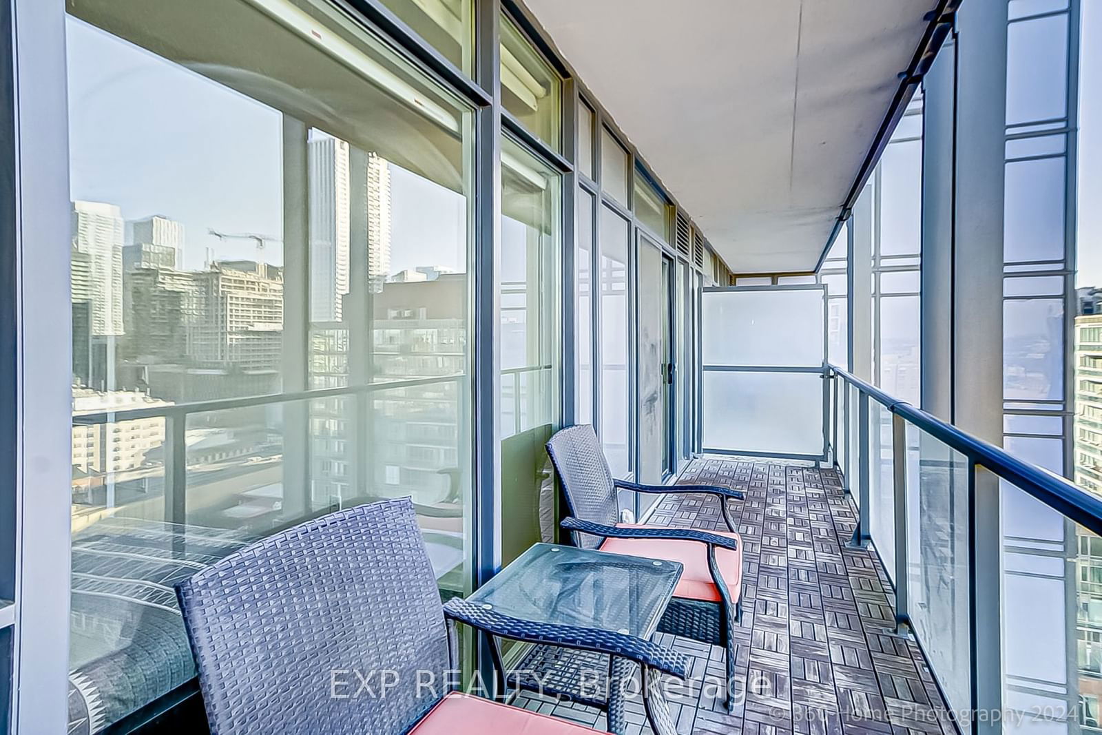 105 George St, unit 1515 for sale