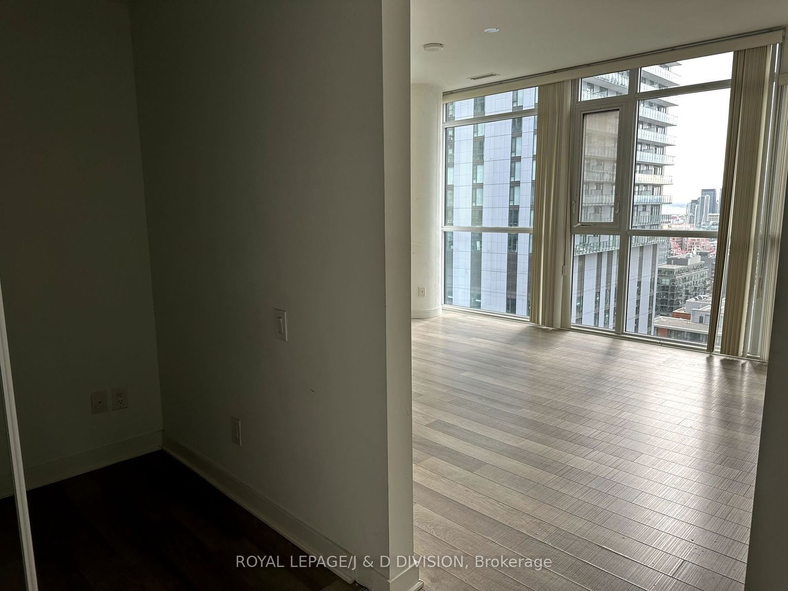 290 Adelaide St W, unit 2611 for rent