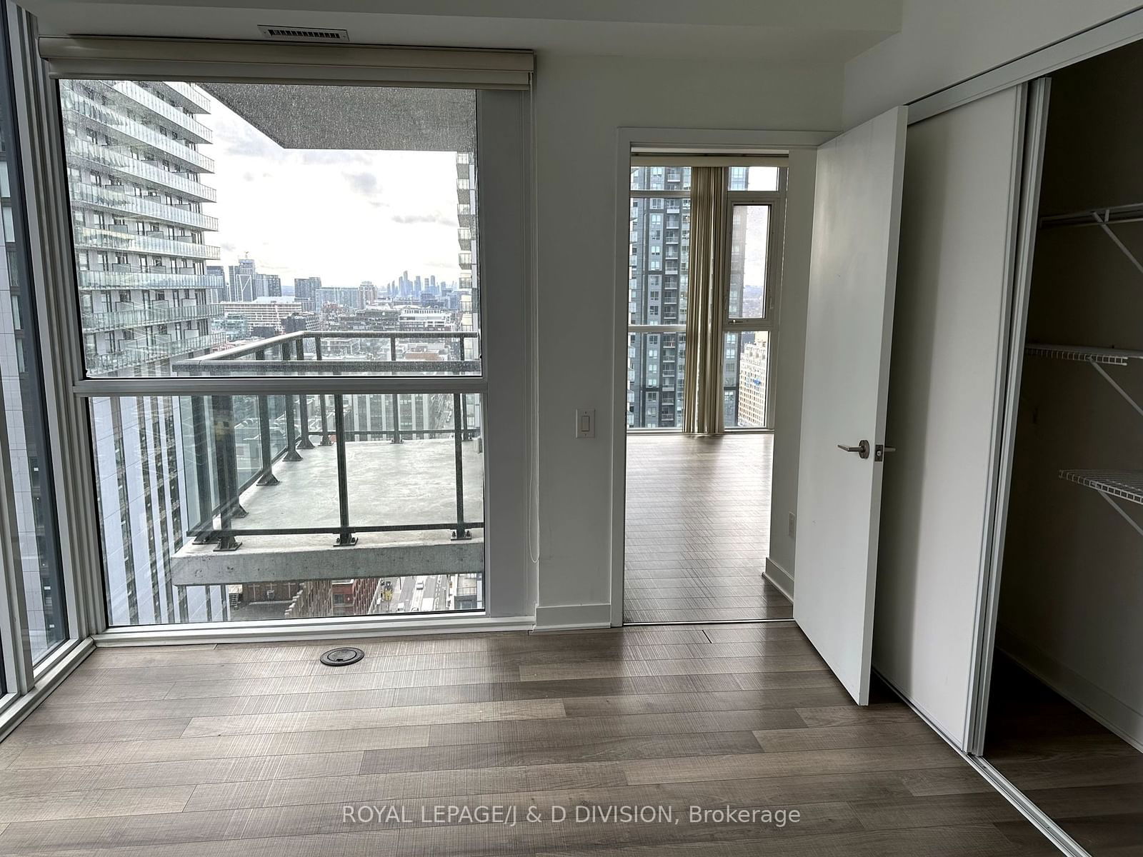 290 Adelaide St W, unit 2611 for rent