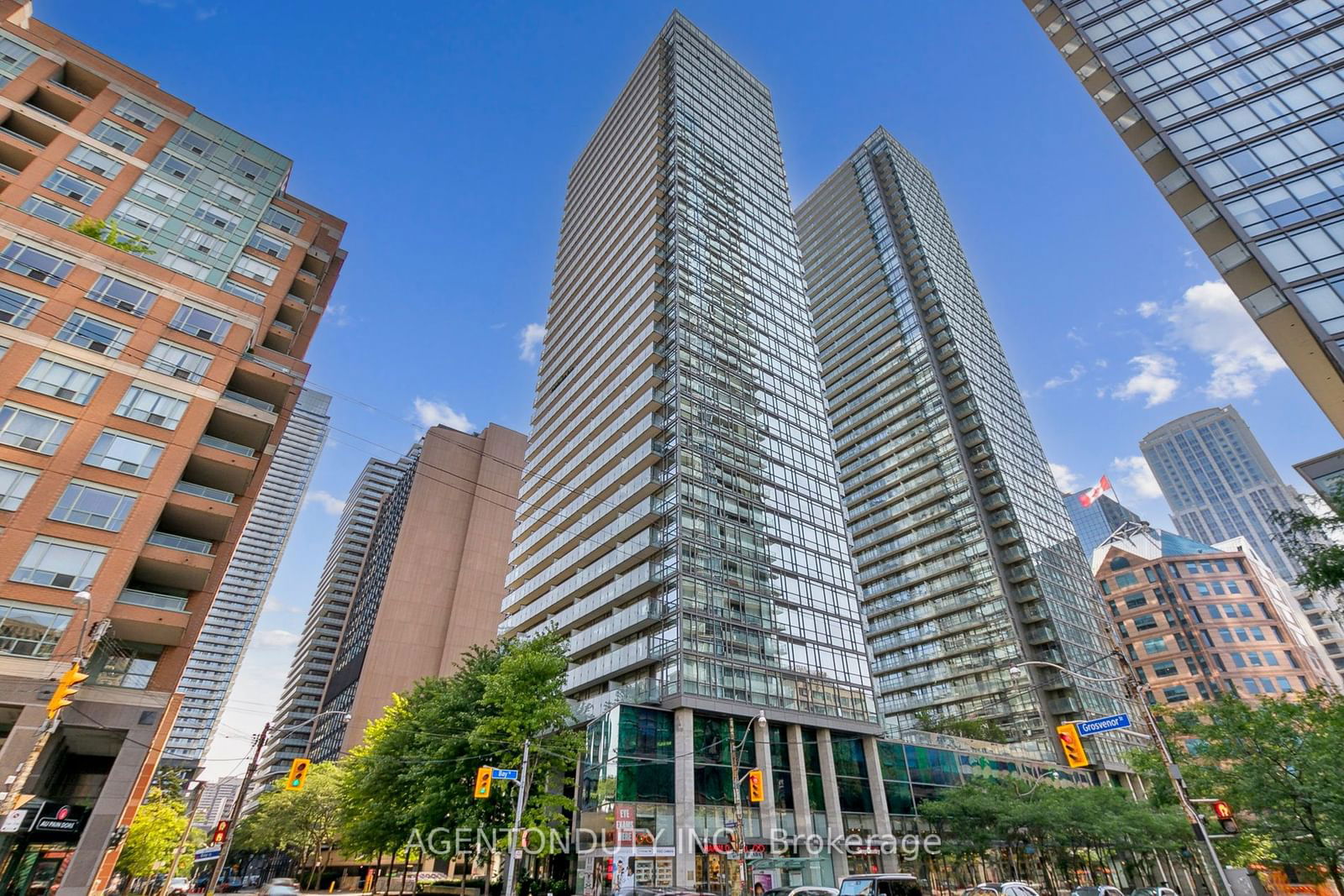 37 Grosvenor St, unit 2507 for rent