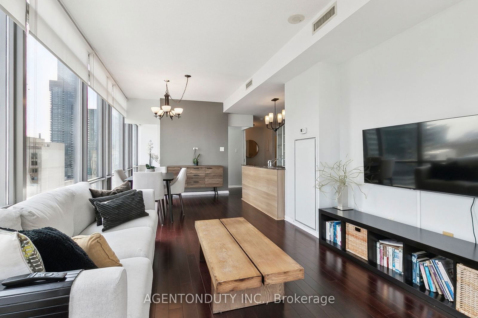 37 Grosvenor St, unit 2507 for rent