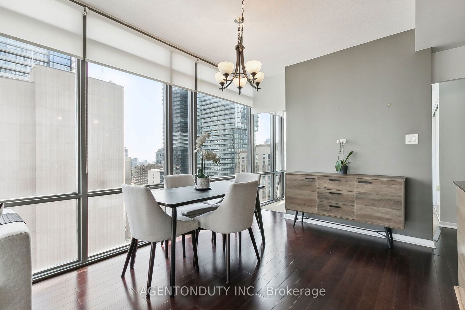 37 Grosvenor St, unit 2507 for rent