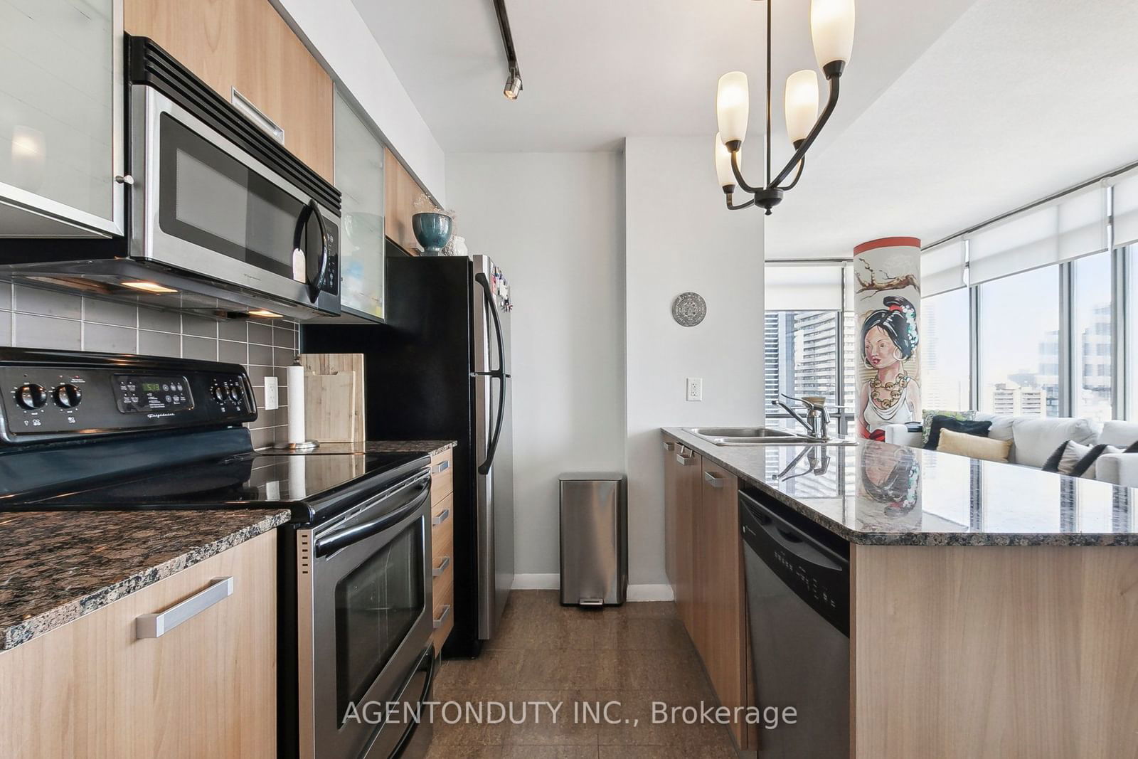 37 Grosvenor St, unit 2507 for rent