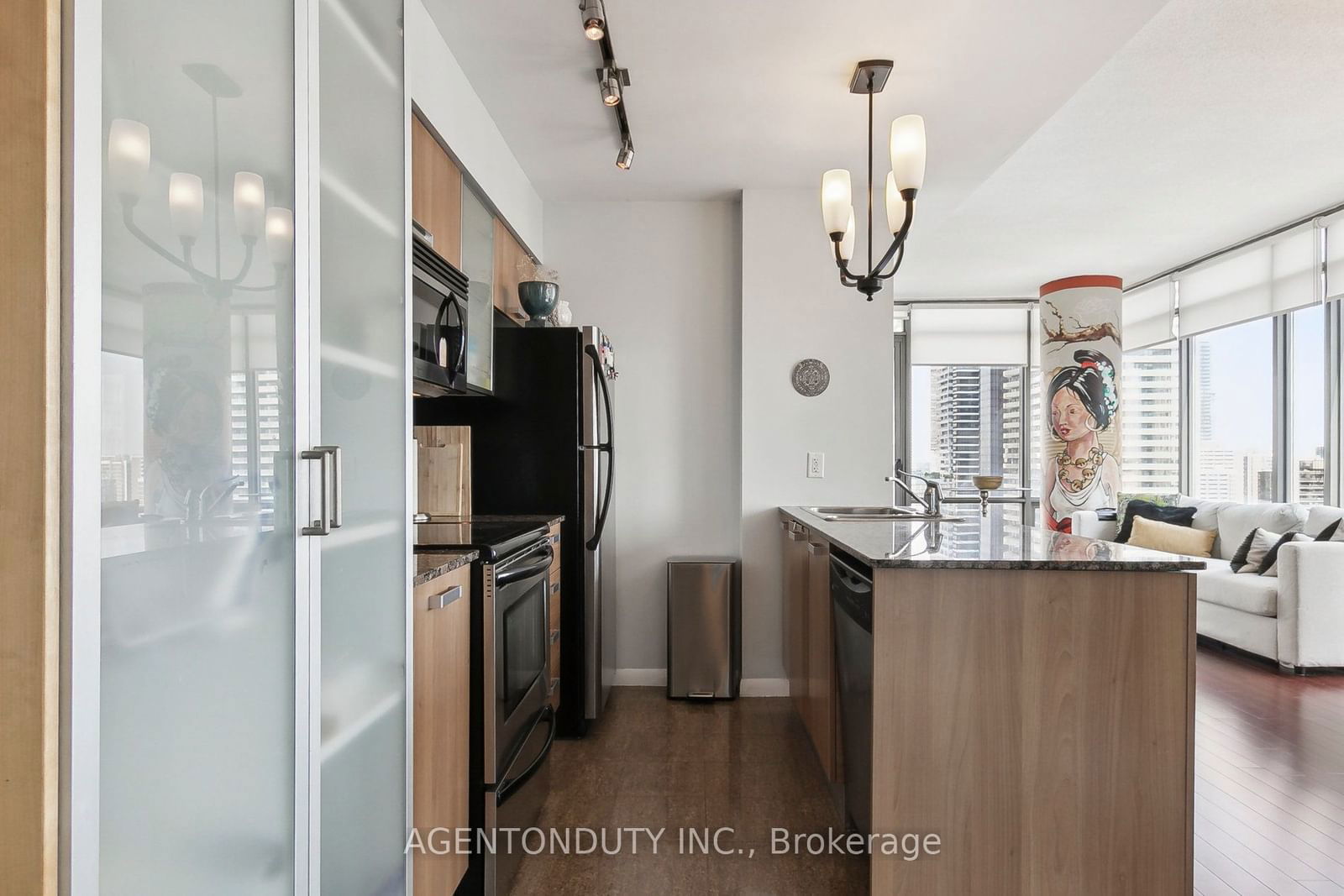 37 Grosvenor St, unit 2507 for rent