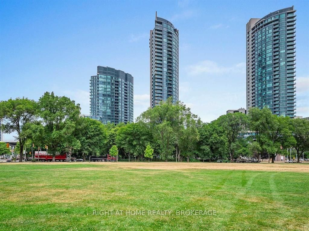 231 Fort York Blvd, unit 1202 for sale