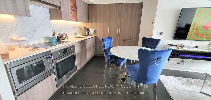 17 Bathurst St, unit 2515 for rent