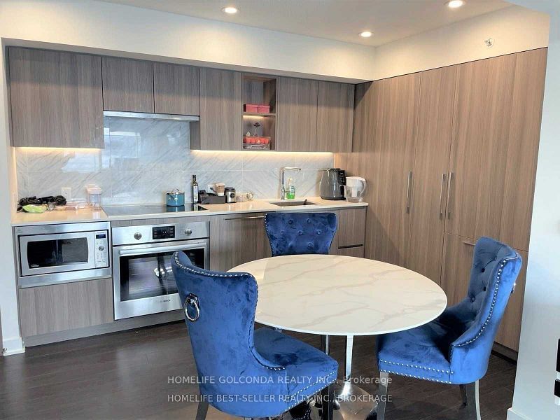 17 Bathurst St, unit 2515 for rent