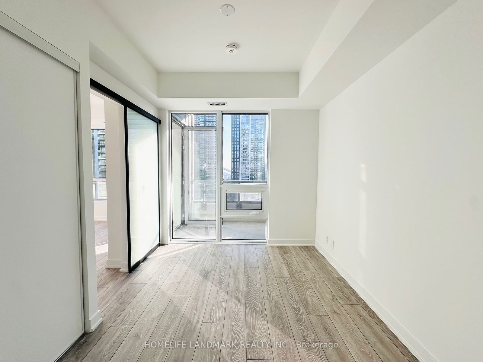 108 Peter St, unit 2106 for rent