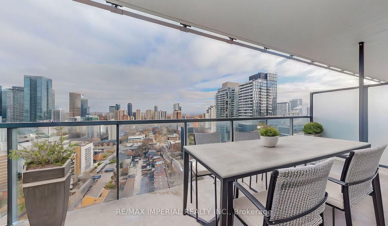 3 Gloucester St, unit 2706 for sale