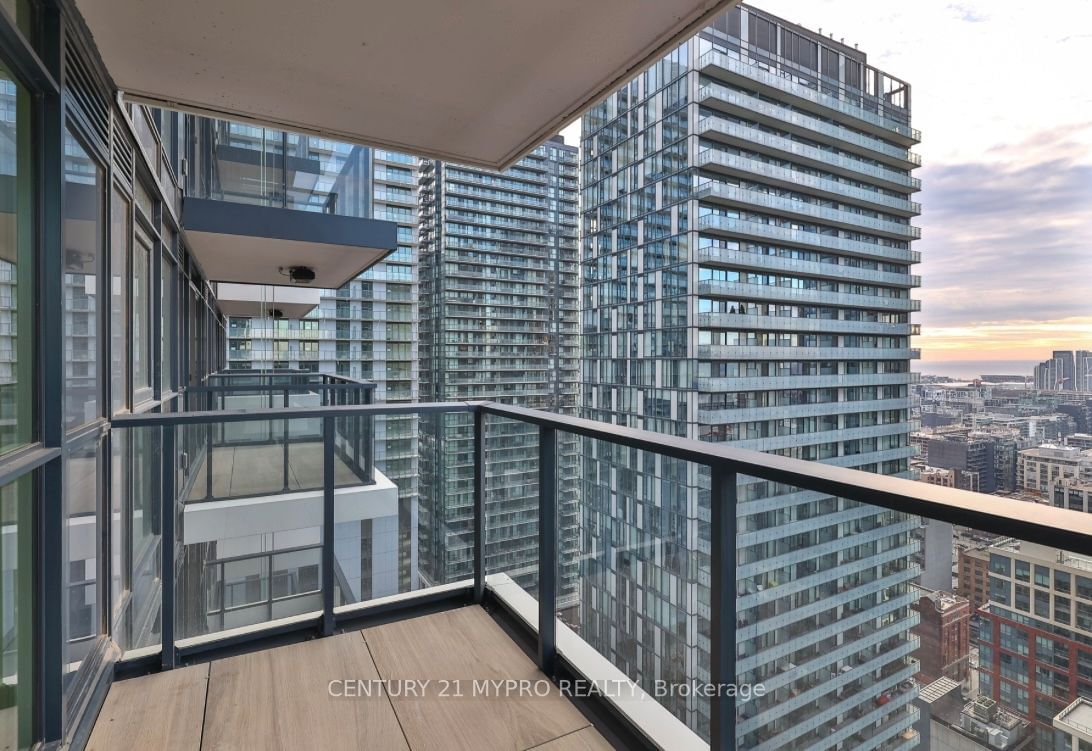 38 widmer St, unit 3809 for rent