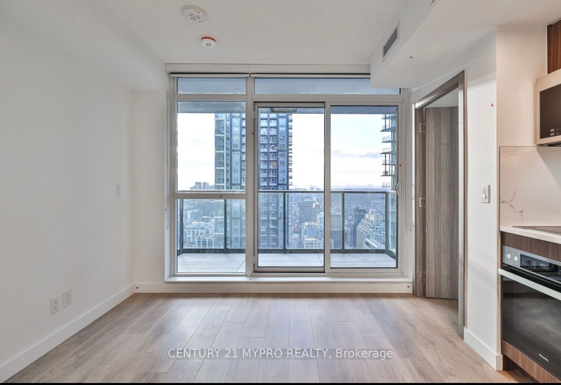 38 widmer St, unit 3809 for rent