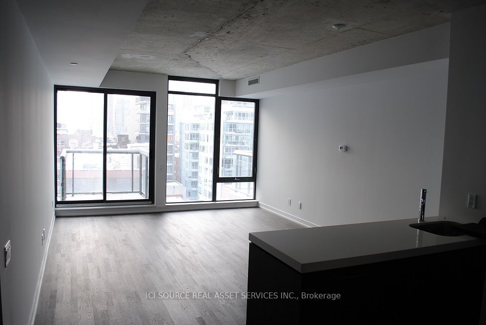 560 King St W, unit 715 for rent