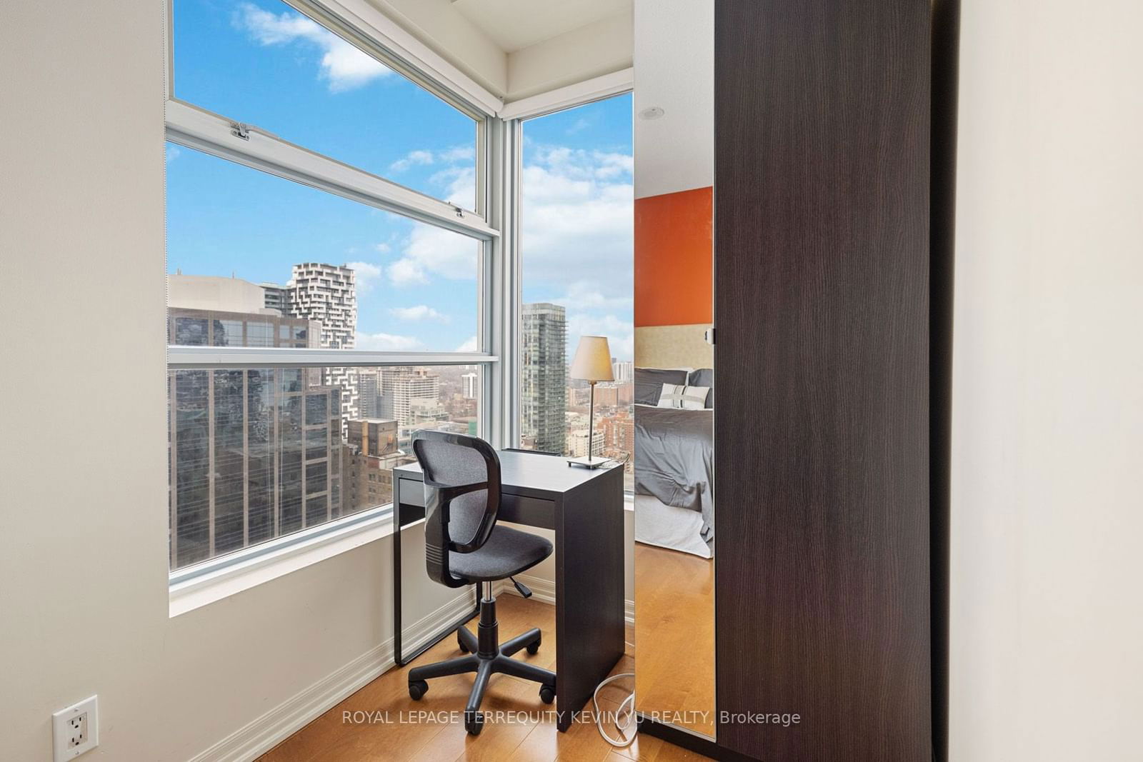 1 King St W, unit 3104 for rent