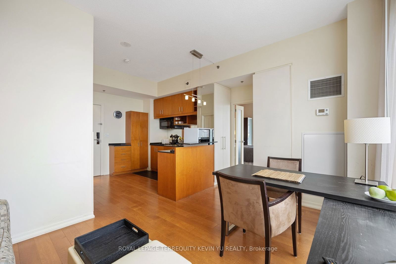 1 King St W, unit 3104 for rent