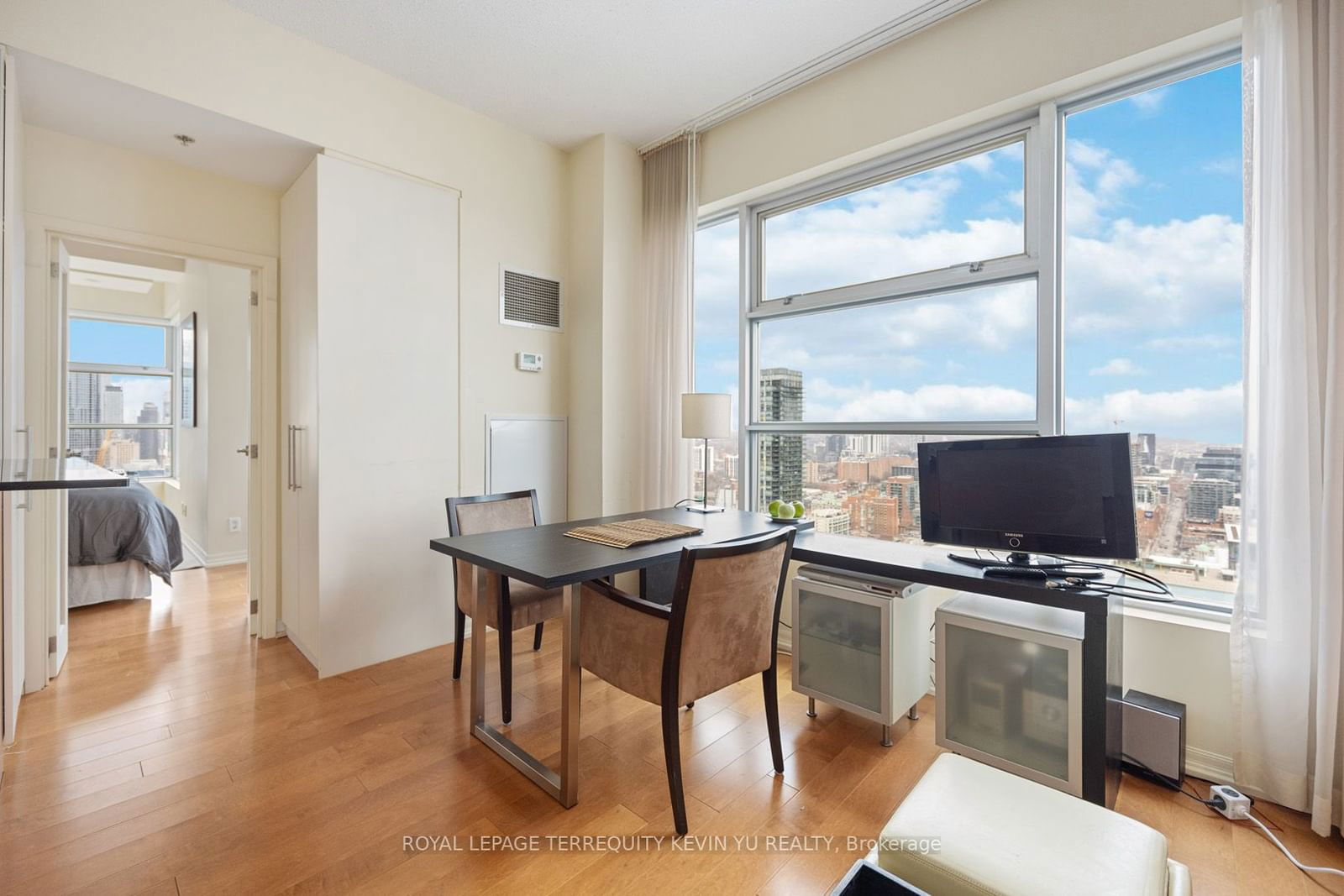 1 King St W, unit 3104 for rent