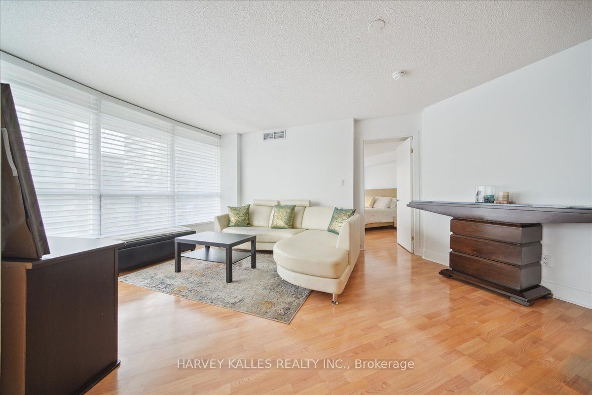 550 Queens Quay W, unit 809 for sale