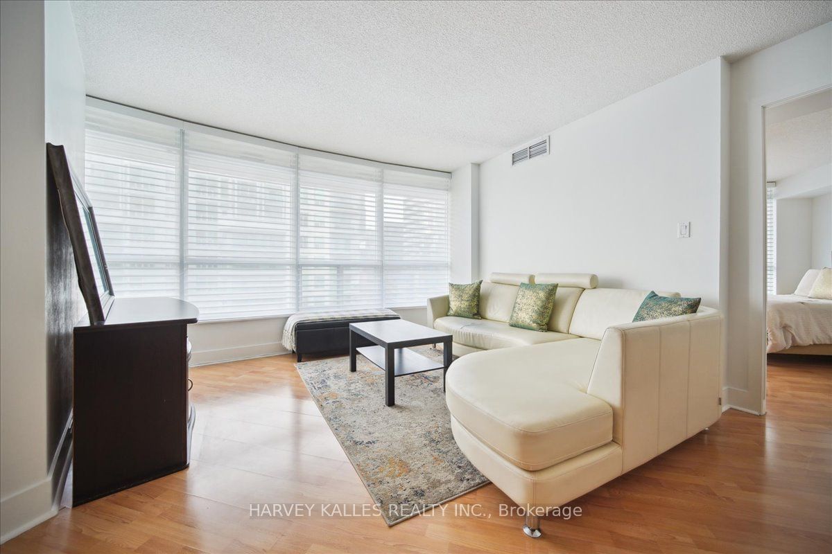 550 Queens Quay W, unit 809 for sale