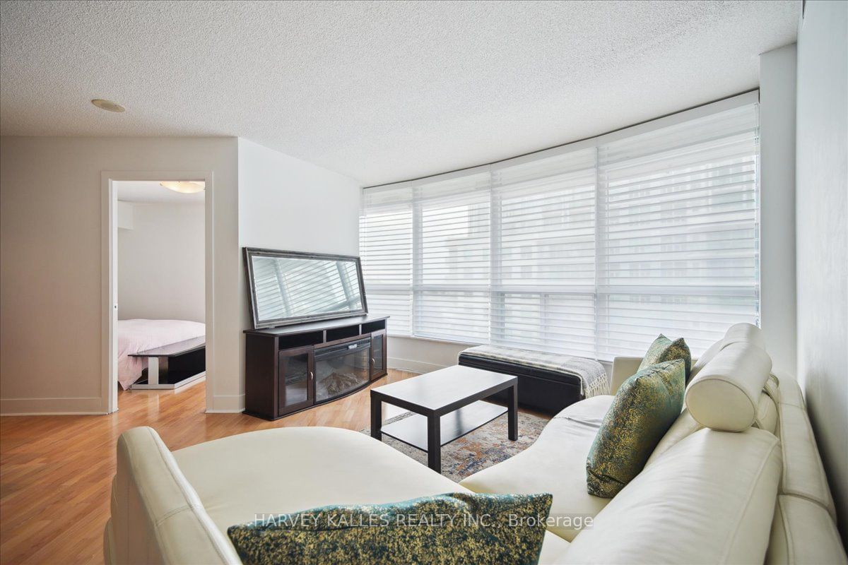 550 Queens Quay W, unit 809 for sale