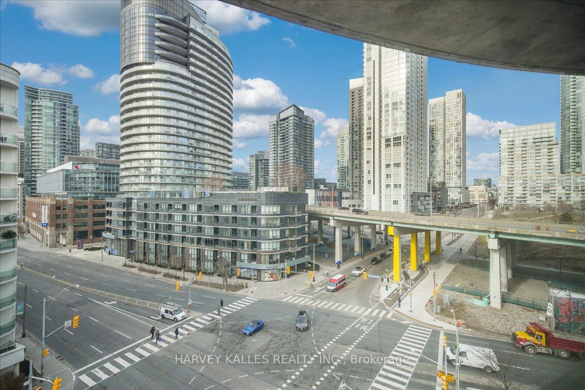 550 Queens Quay W, unit 809 for sale