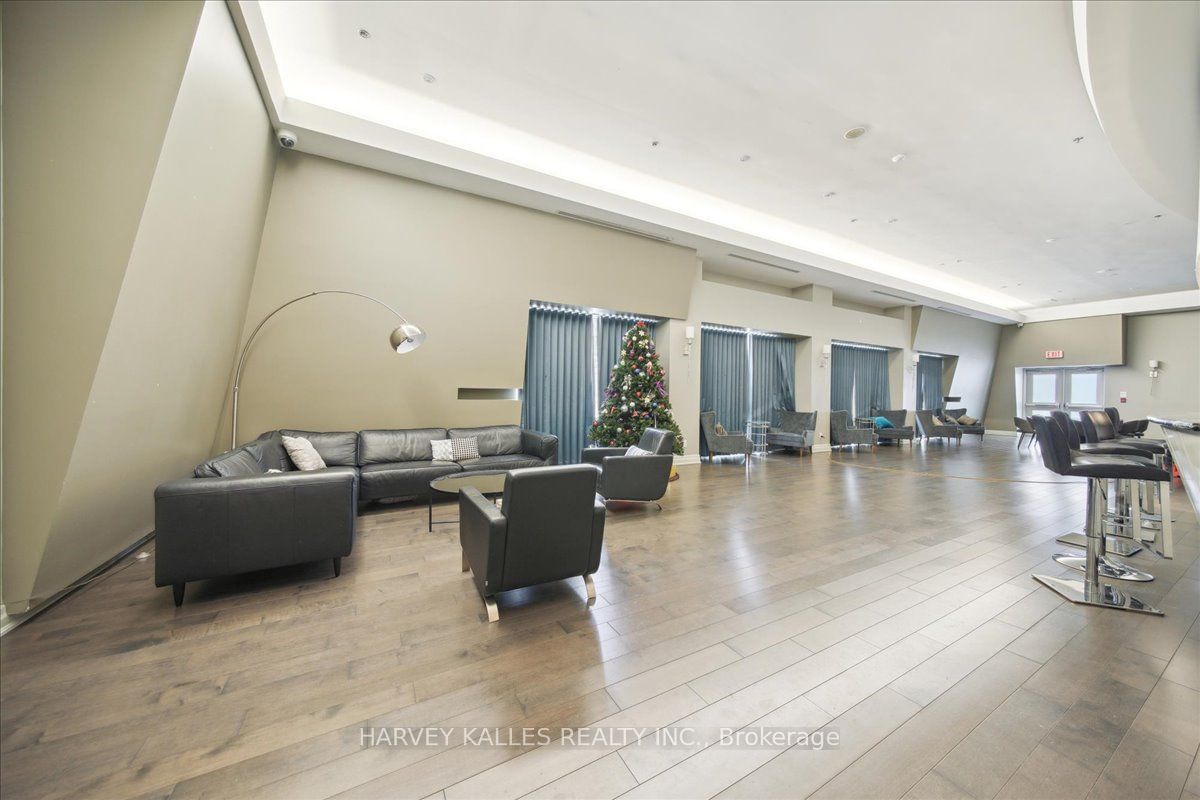 550 Queens Quay W, unit 809 for sale