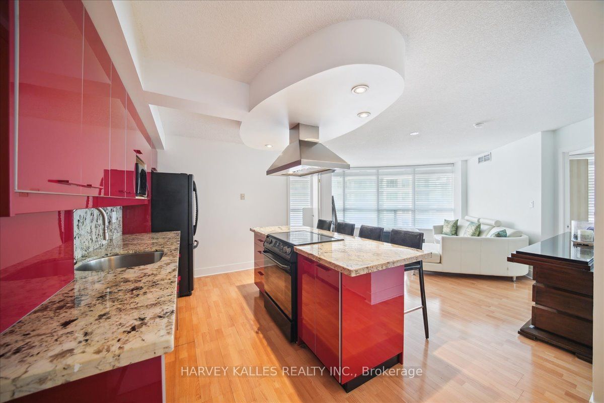 550 Queens Quay W, unit 809 for sale