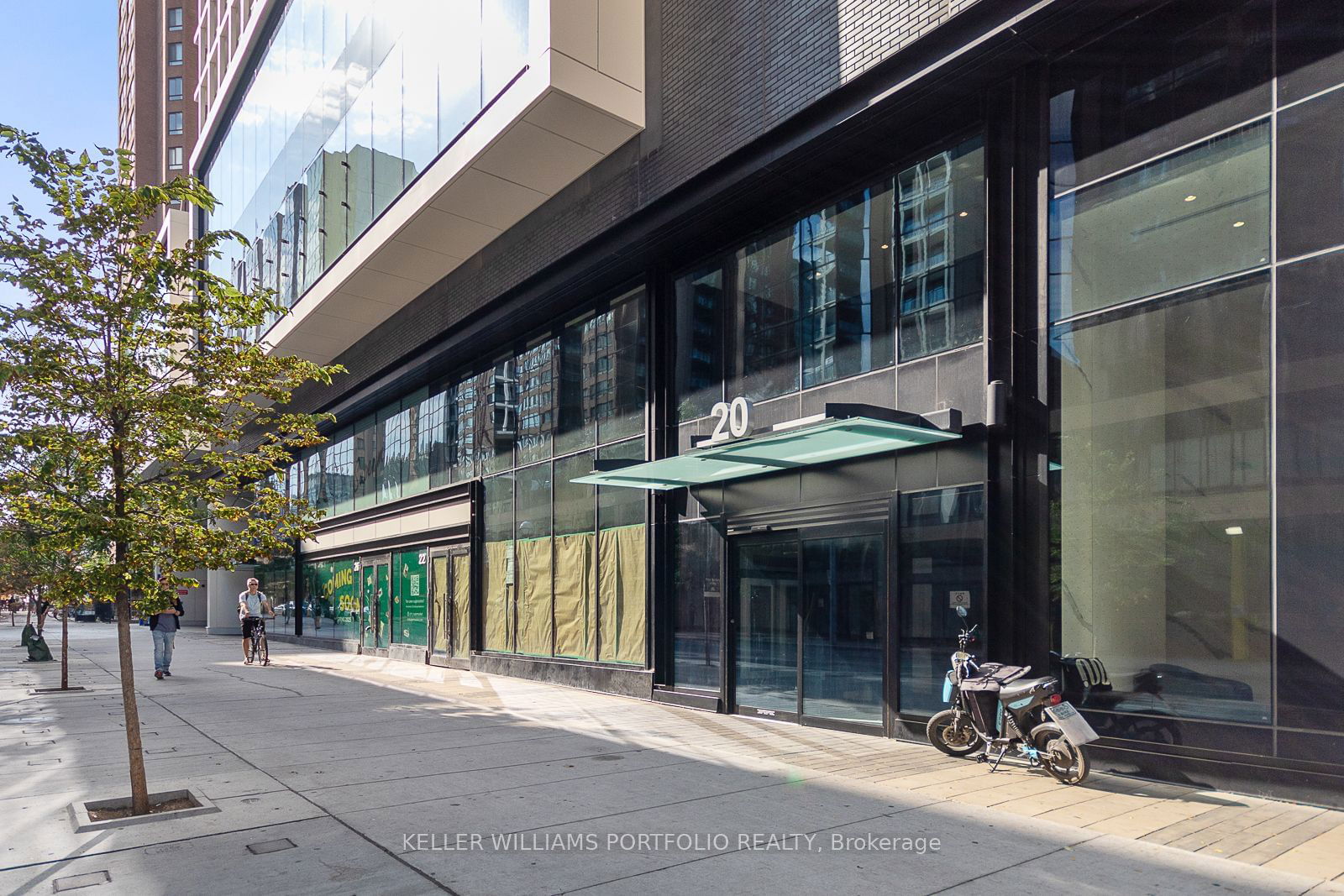 20 Edward St, unit 407 for rent