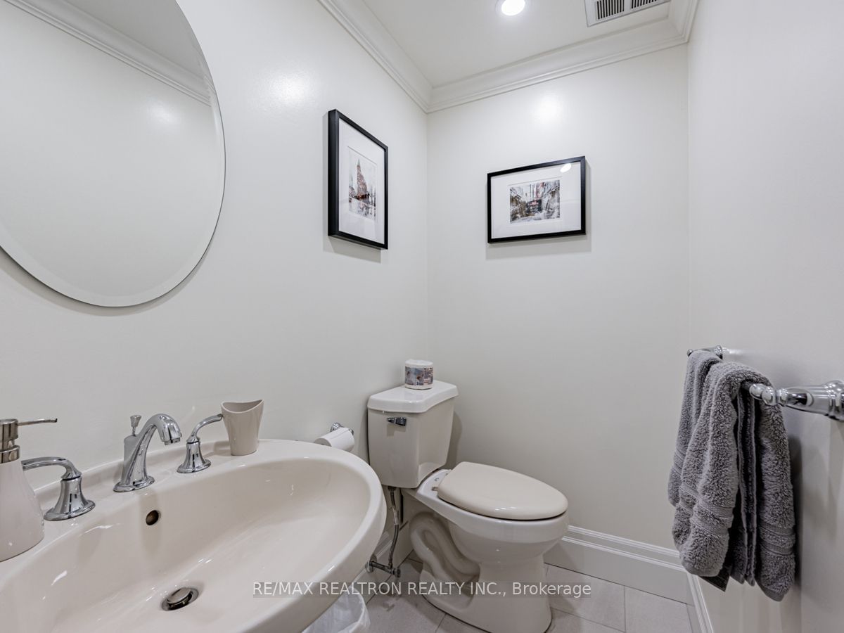 55 Lombard St, unit 613 for sale