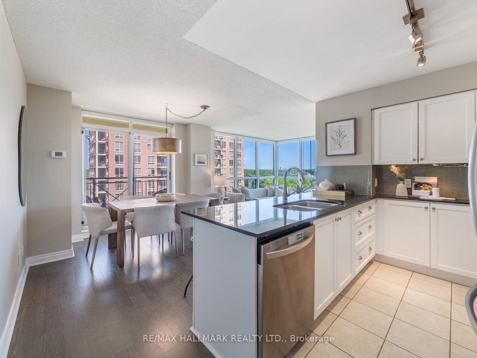 1103 Leslie St, unit 1107 for sale