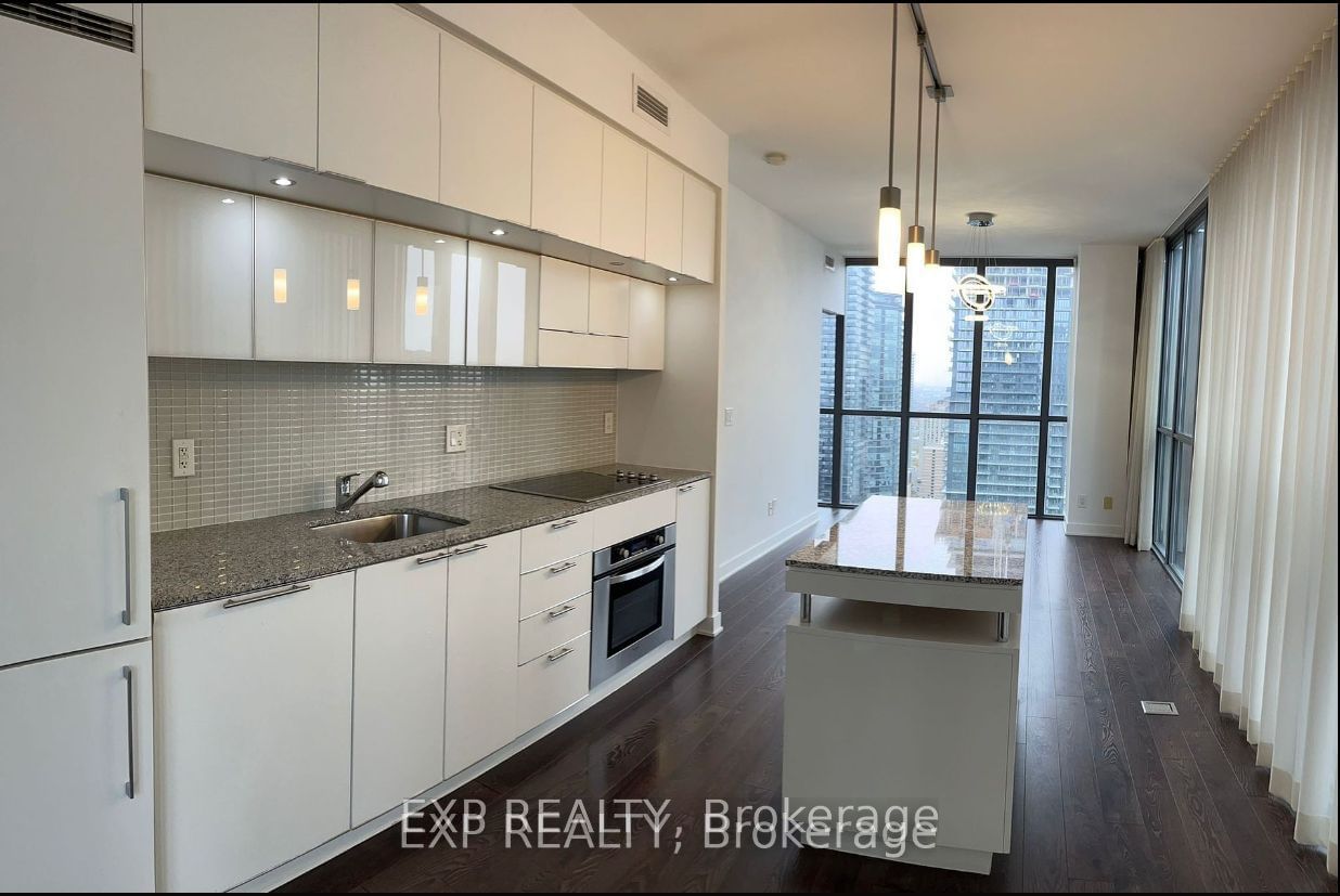 110 Charles St E, unit 3905 for rent